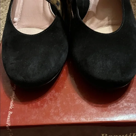 BeautiFeel Black Shoes with Leopard Accent - Picture 6 of 8